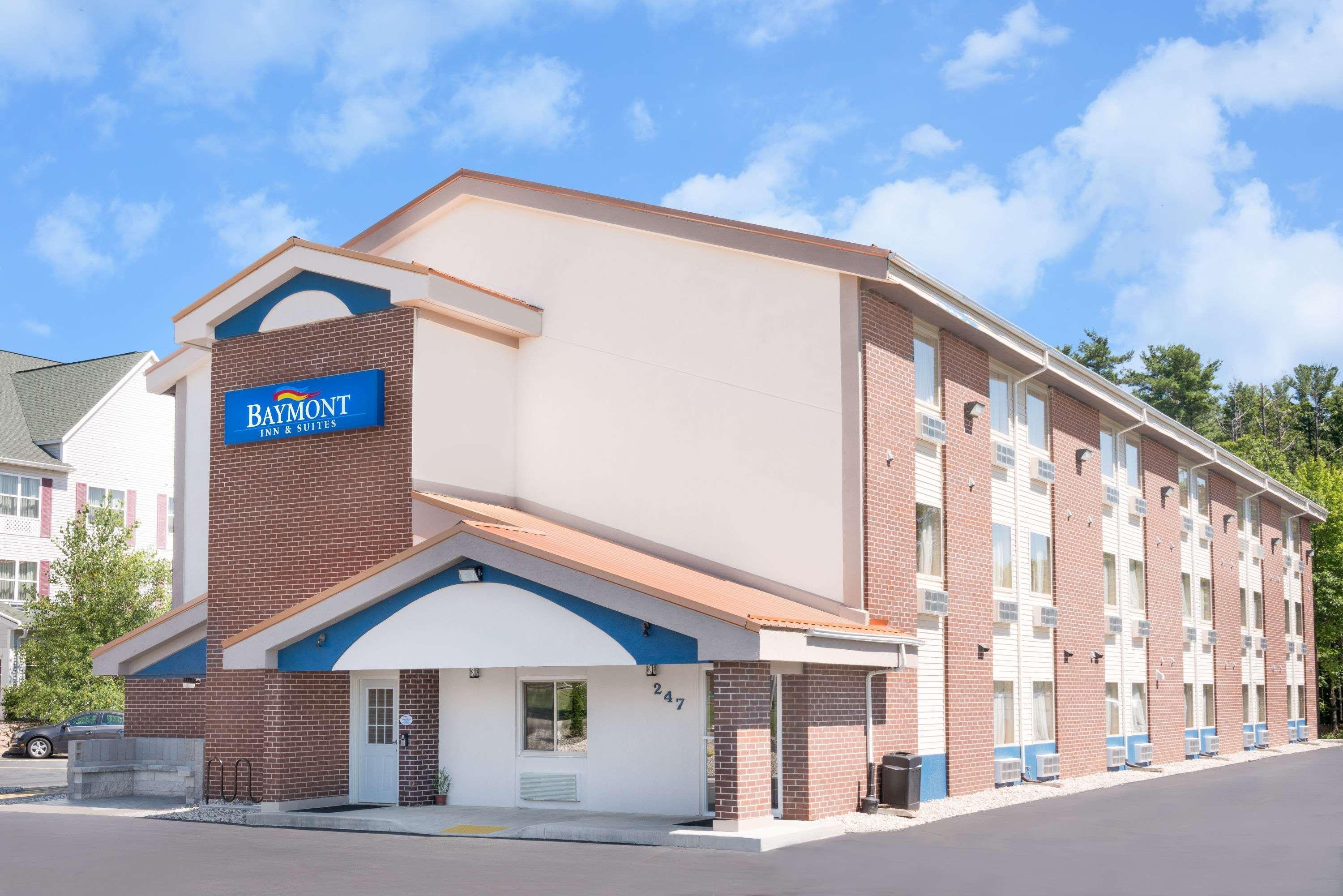 Hotel Baymont By Wyndham Stevens Point Exterior foto